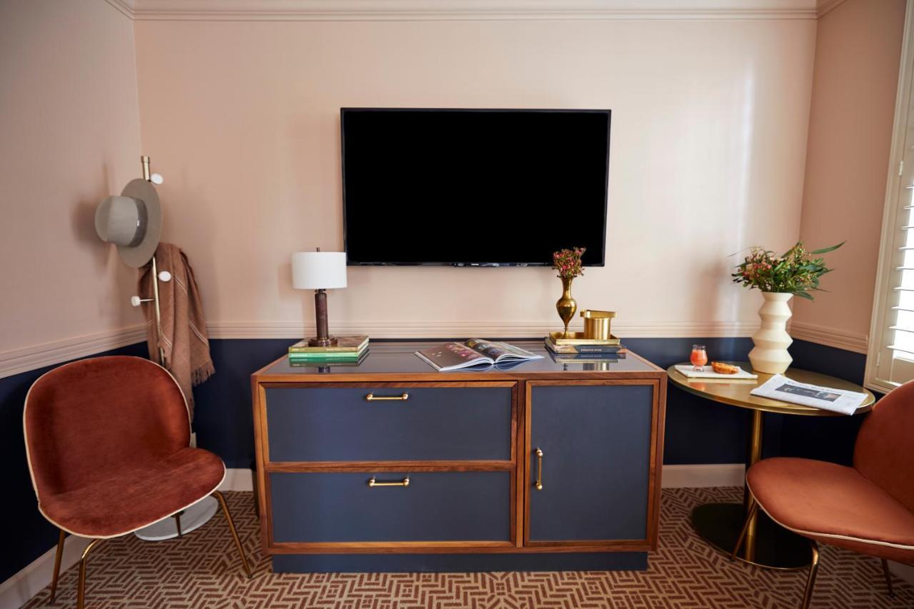 The Oliver Knoxville, By Oliver 4*