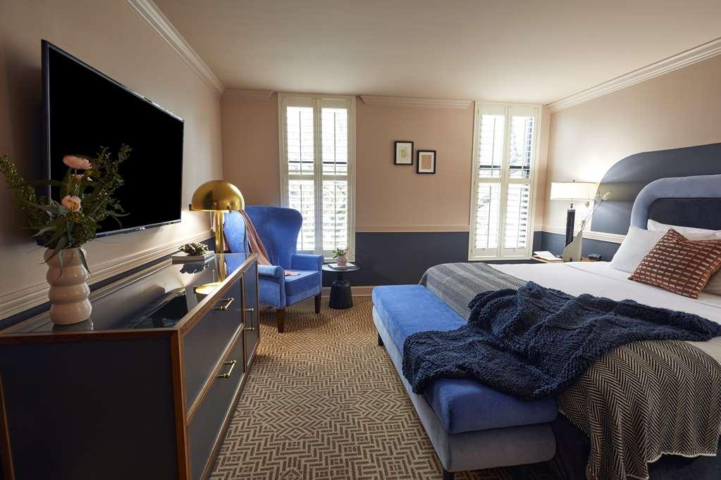 The Oliver Knoxville, By Oliver 4*